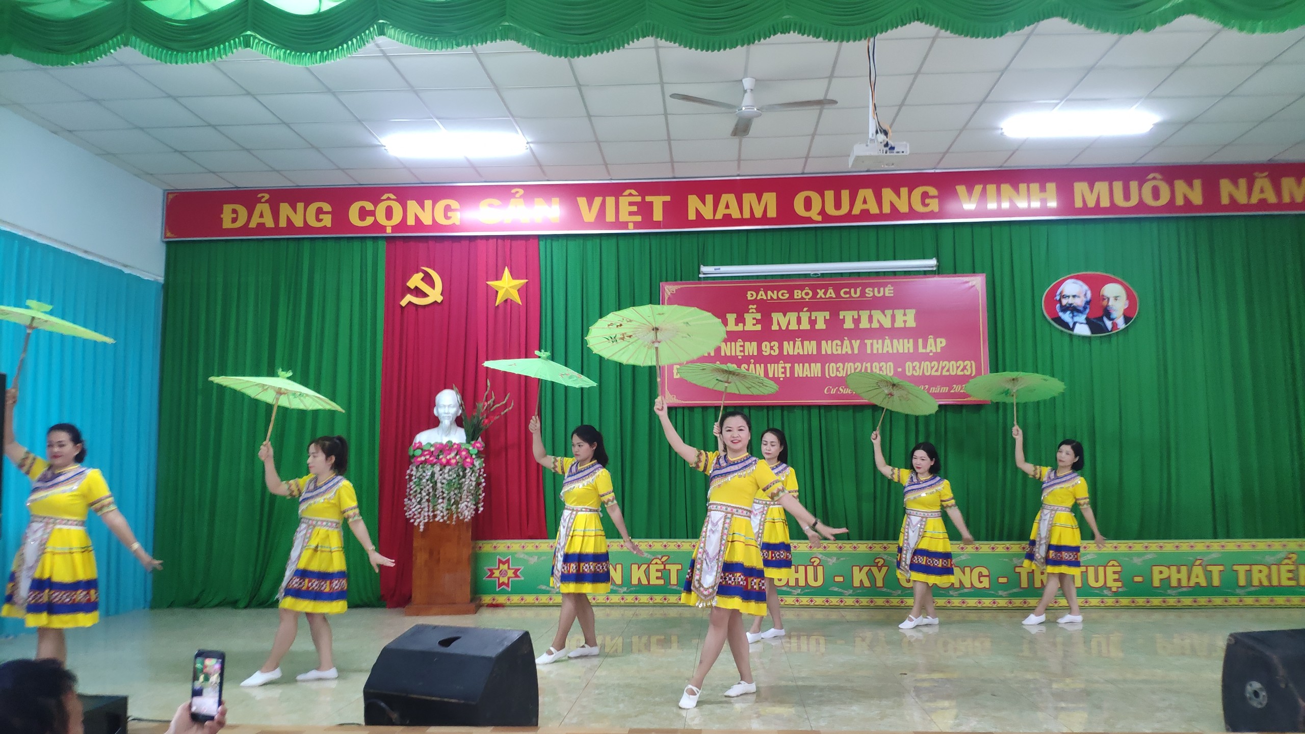 93 thanh lap dcsvn 10